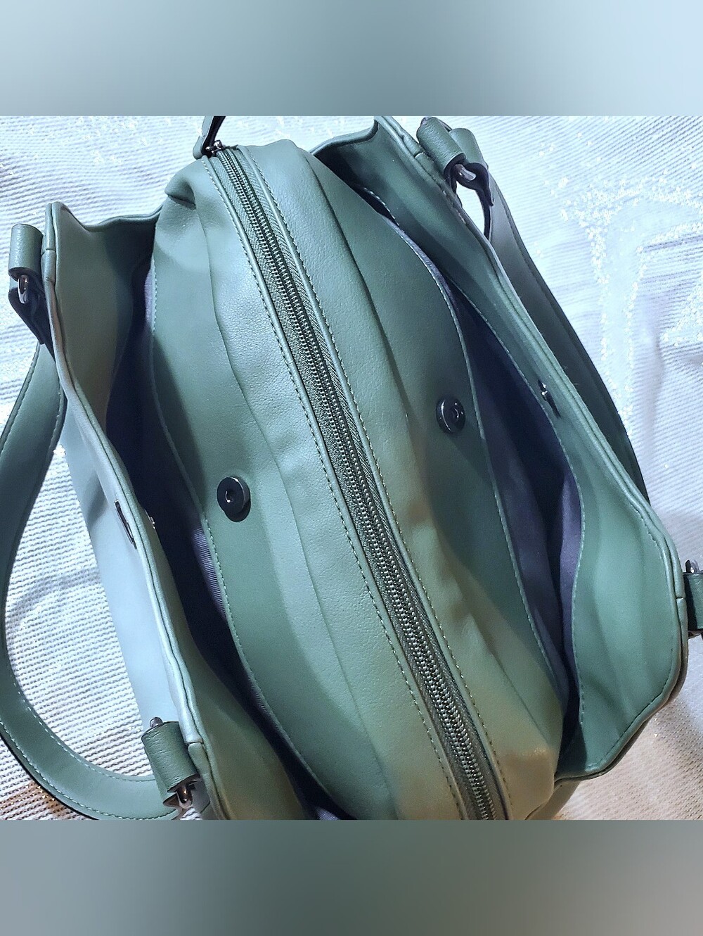 Simply Vera Vera Wang Buena Satchel Bag - Picture 7 of 14